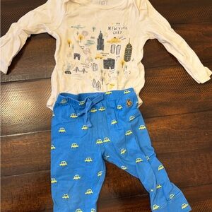 VGUC New York City outfit from Baby Gap